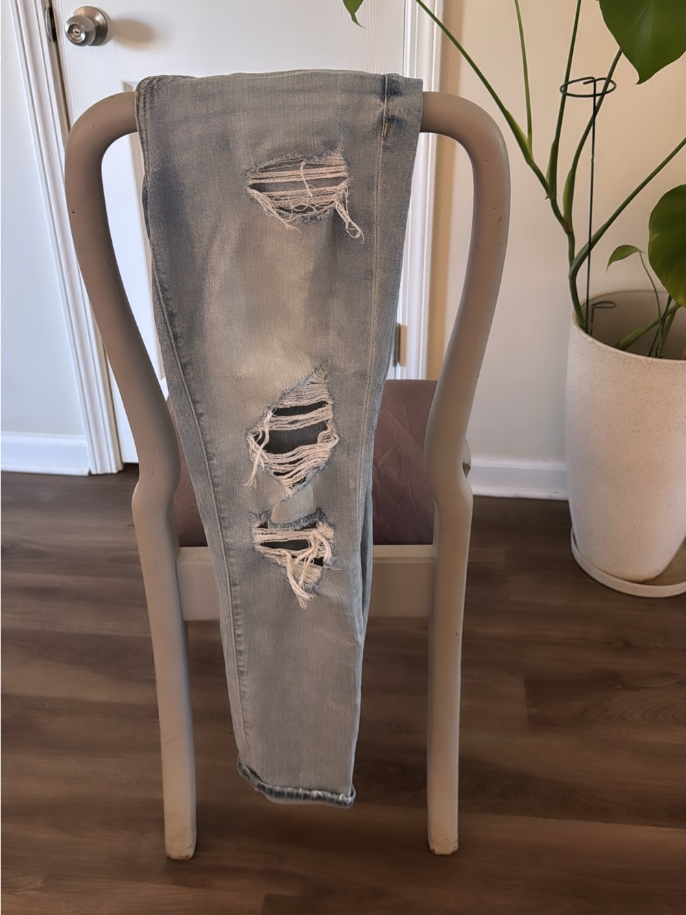 Distressed Light Blue Women's Skinny Jeans